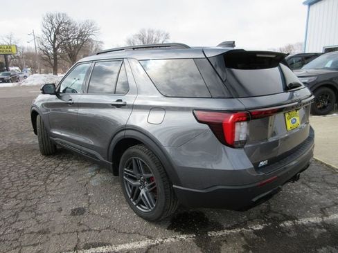 Used 2025 Ford Explorer ST-Line w/ ST-Line Street Pack image 7