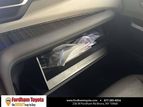 Used 2024 Toyota Sienna Limited AWD/4WD image 31