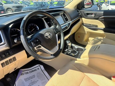 Used 2016 Toyota Highlander Limited w/ Driver Technology Package AWD/4WD image 14