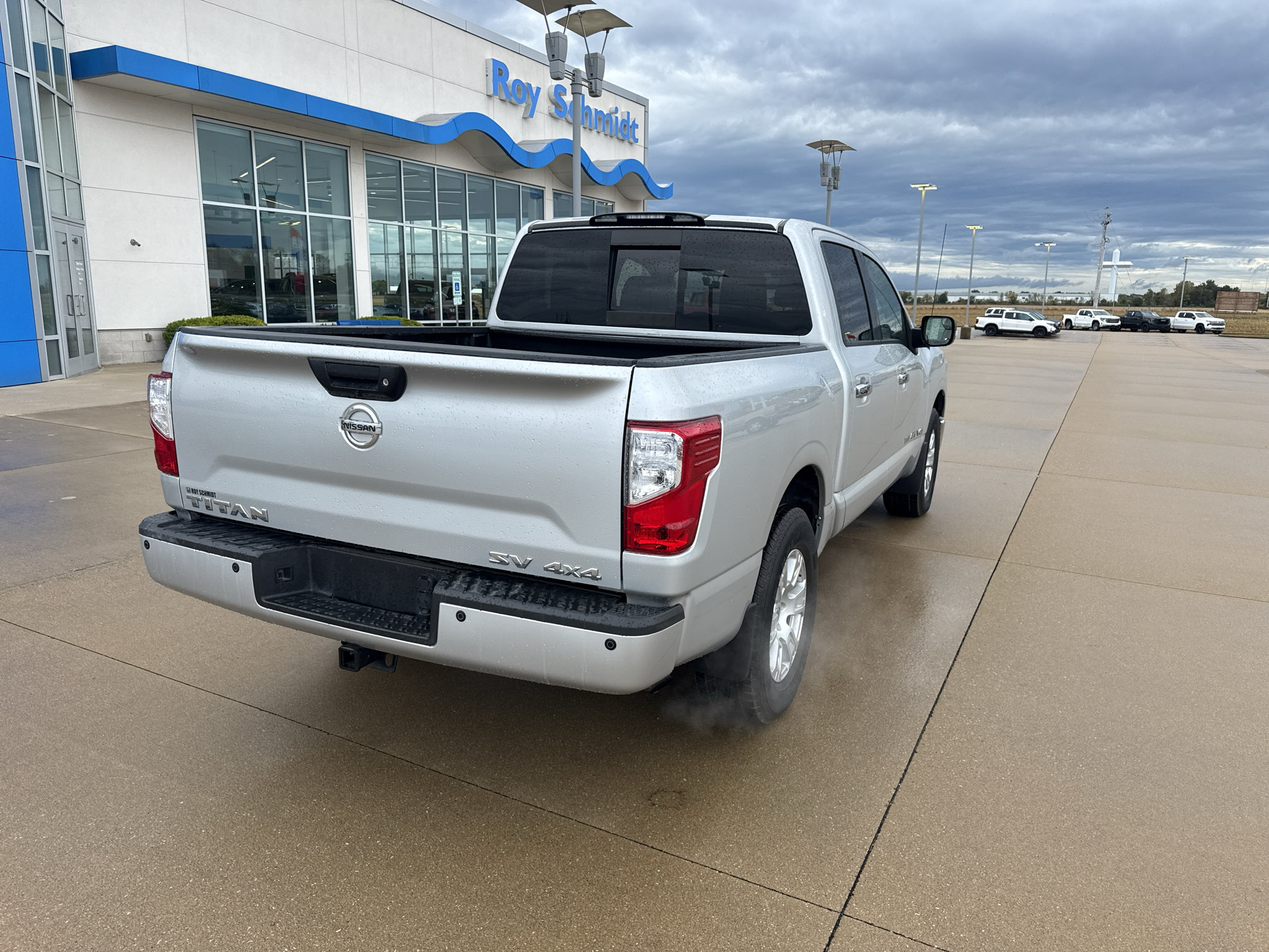 Used 2018 Nissan Titan SV w/ SV Convenience Package AWD/4WD image 5