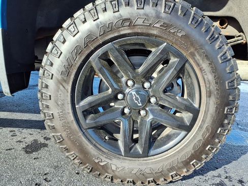 Used 2023 Chevrolet Silverado 1500 LT Trail Boss w/ LT Trail Boss Premium Package image 40