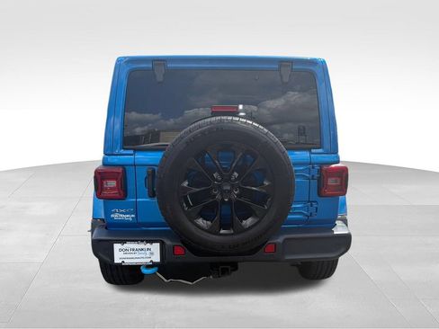 Used 2024 Jeep Wrangler Unlimited Sahara w/ Technology Group AWD/4WD image 6