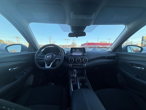 Used 2025 Nissan Sentra SV image 31
