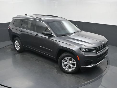 Used 2023 Jeep Grand Cherokee L Limited RWD image 35