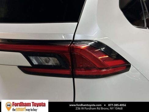 Used 2024 Toyota Grand Highlander AWD Hybrid image 12