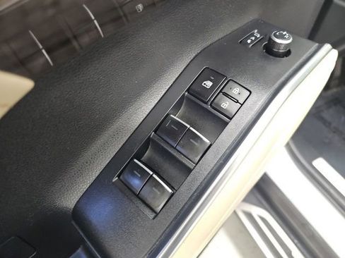 Used 2023 Toyota Highlander Platinum AWD/4WD image 12