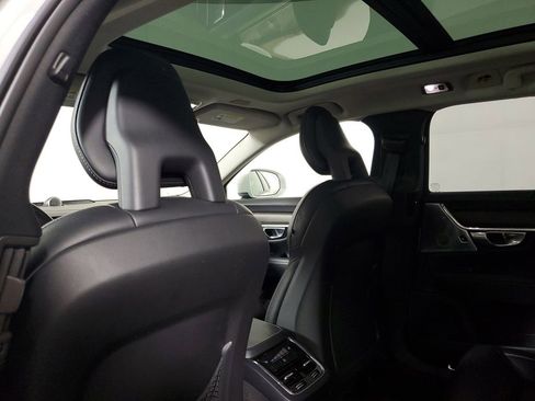 Used 2018 Volvo V90 T6 Cross Country w/ Convenience Package image 14