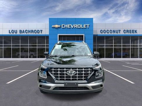 Used 2025 Hyundai Venue SEL FWD image 3