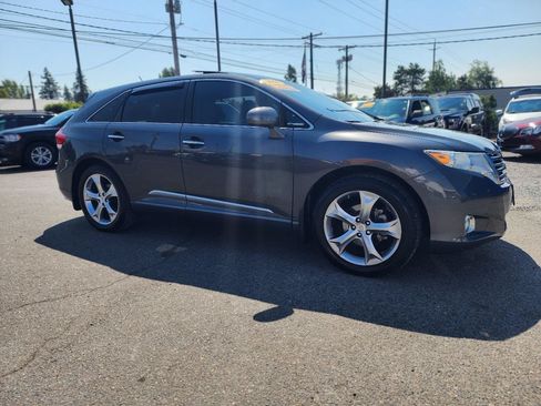 Used 2010 Toyota Venza AWD w/ Premium Pkg #2 image 4