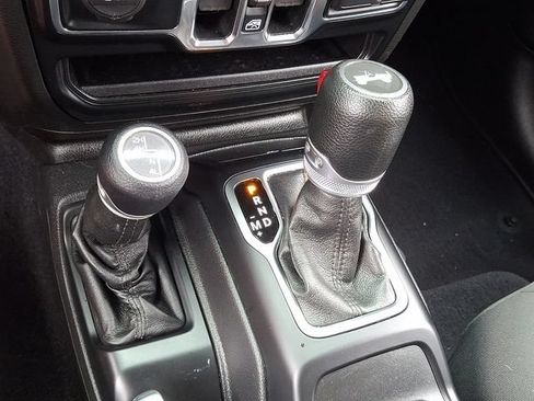 Used 2022 Jeep Wrangler Unlimited Sport AWD/4WD image 14