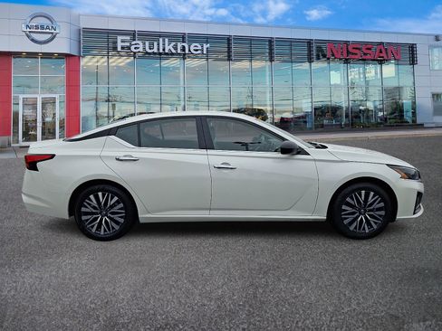 Certified 2024 Nissan Altima 2.5 SV image 7