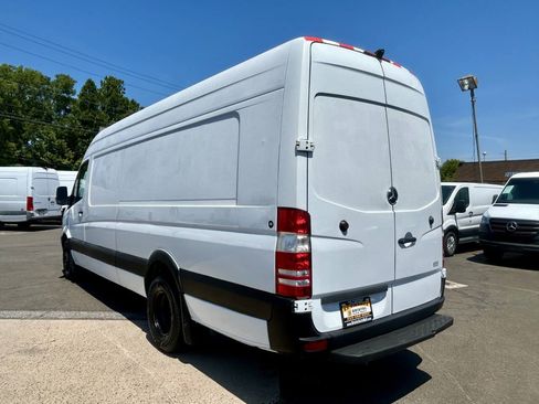 Used 2014 Mercedes-Benz Sprinter 3500 image 3