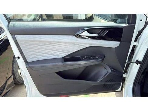 Used 2024 Volkswagen Taos S FWD image 7
