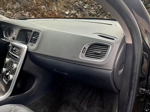 Used 2015 Volvo S60 T5 Premier image 16