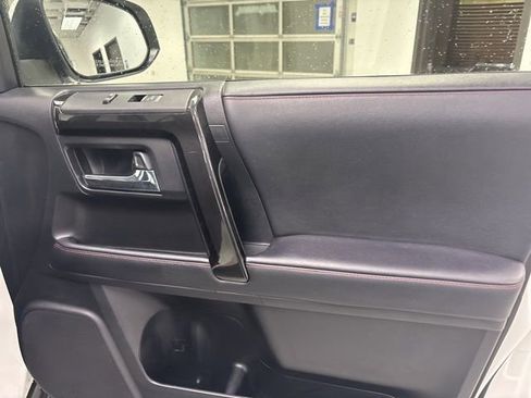 Used 2022 Toyota 4Runner TRD Off-Road image 23