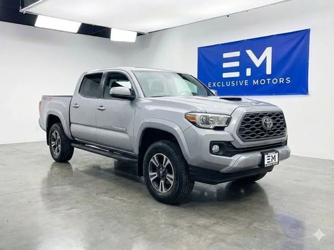 Used 2018 Toyota Tacoma TRD Sport image 1