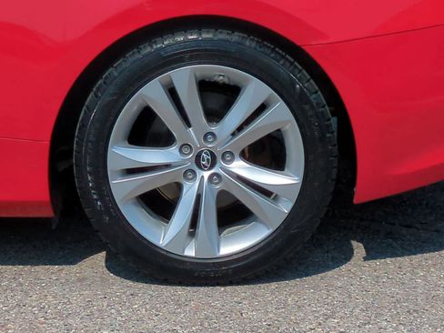 Used 2012 Hyundai Genesis 2.0T RWD image 14