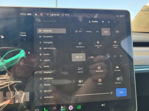 Used 2024 Tesla Model Y Long Range AWD/4WD image 26