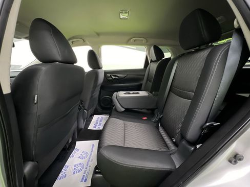 Used 2017 Nissan Rogue SV image 26