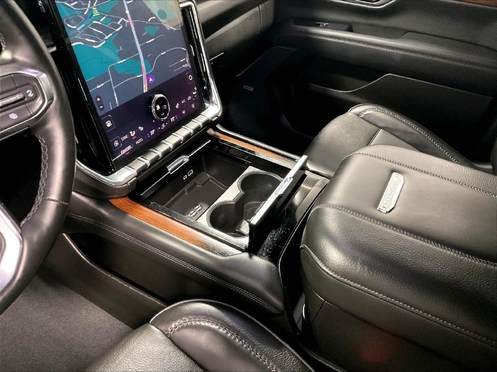 Used 2025 GMC Yukon Denali AWD/4WD image 21