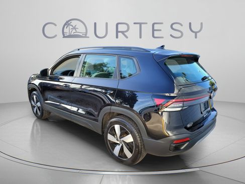 Used 2025 Volkswagen Taos S AWD/4WD image 2