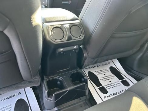 Used 2021 Jeep Gladiator Willys image 14