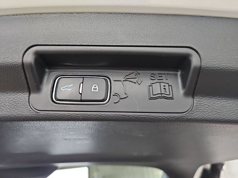 Used 2024 Ford Explorer XLT w/ Equipment Group 202A AWD/4WD image 13