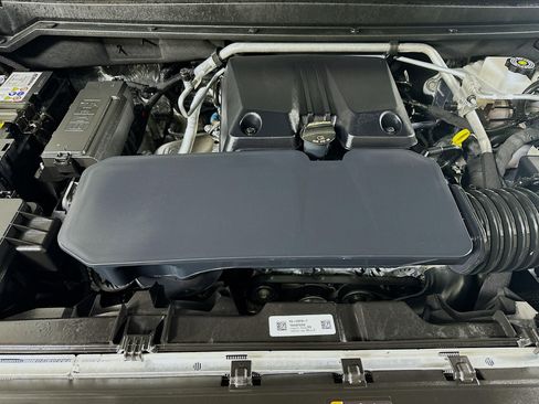 Used 2024 Chevrolet Colorado Z71 w/ Z71 Convenience Package 2 image 31