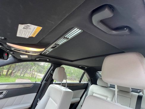 Used 2010 Mercedes-Benz E 350 Sedan image 42