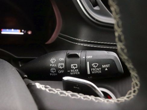 Used 2023 Jeep Grand Cherokee Laredo image 23