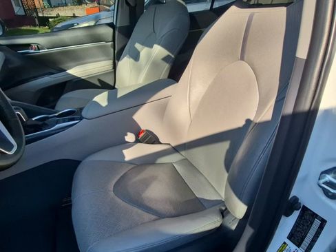 Used 2022 Toyota Camry XLE w/ Navigation Package image 11