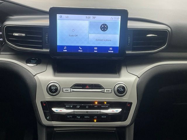 Used 2022 Ford Explorer XLT w/ Equipment Group 202A AWD/4WD image 11