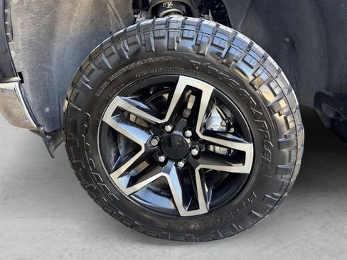 Used 2022 Chevrolet Silverado 1500 LT image 23