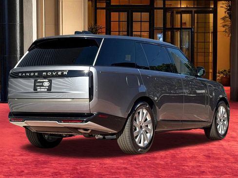 New 2026 Land Rover Range Rover Long Wheelbase SE AWD/4WD image 8