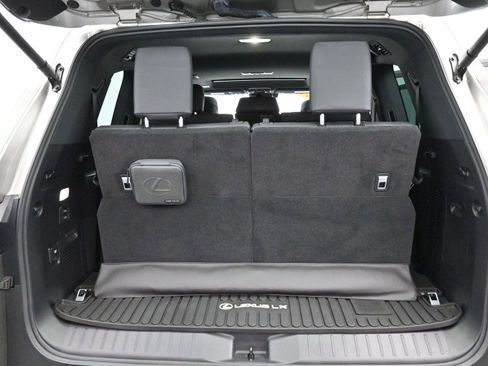 Used 2024 Lexus LX 600 F Sport image 10