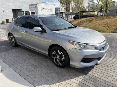Used 2017 Honda Accord LX image 6