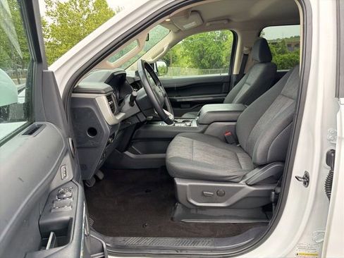 Used 2023 Ford Expedition XLT AWD/4WD image 13