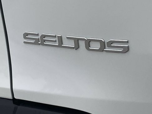 Used 2024 Kia Seltos S AWD/4WD image 18