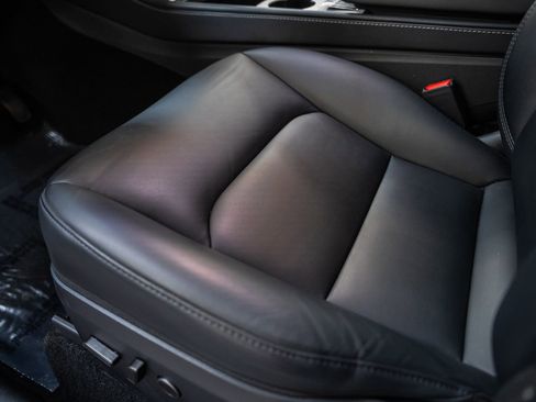 Used 2024 Tesla Model Y Long Range image 37