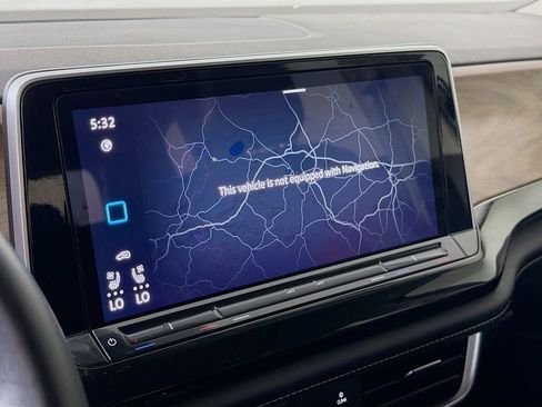 Used 2024 Volkswagen Atlas SE image 16