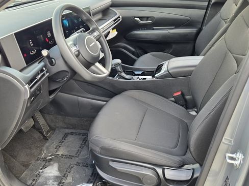 Certified 2026 Hyundai Tucson SE FWD image 10