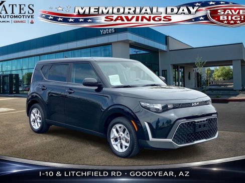 Used 2023 Kia Soul LX w/ Option Group 015 FWD image 1