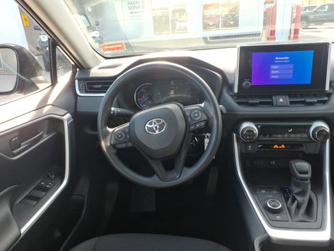 Certified 2023 Toyota RAV4 LE AWD/4WD image 9