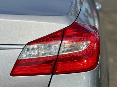 Used 2012 Hyundai Genesis 3.8 w/ Premium Pkg image 5
