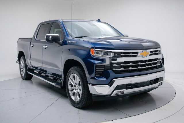 Used 2023 Chevrolet Silverado 1500 LTZ w/ LTZ Convenience Package II AWD/4WD image 9