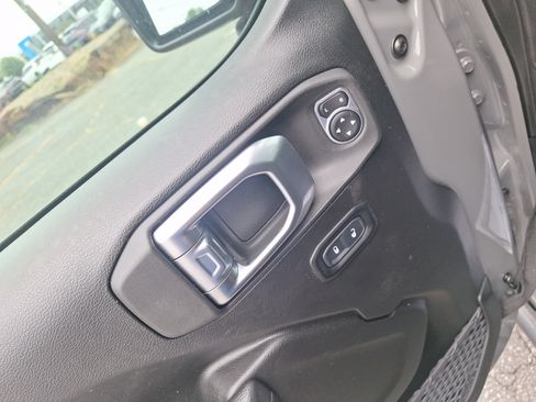 Used 2023 Jeep Gladiator Sport AWD/4WD image 10