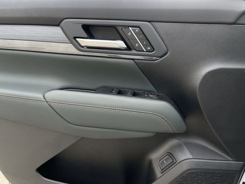 New 2026 GMC Terrain AT4 w/ Convenience Package III AWD/4WD image 22