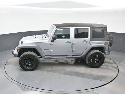 Used 2018 Jeep Wrangler Unlimited Sport S AWD/4WD image 18