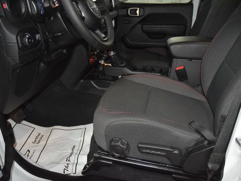 Used 2026 Jeep Wrangler Unlimited Rubicon AWD/4WD image 47