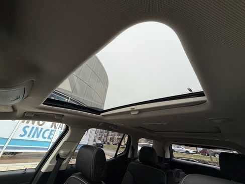 Used 2021 GMC Acadia Denali w/ Denali Ultimate Package image 5